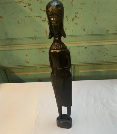 Houtgesneden Beeld Van Afrikaanse Vrouw Afbeelding 3