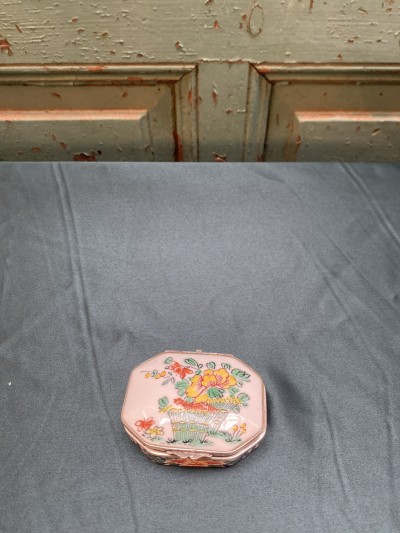 Limoges Juwelen- Of Snuisterijendoosje Van Porselein Afbeelding 4