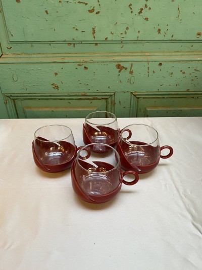 Set Vintage Theeglazen In Kunstof Paarse Houder