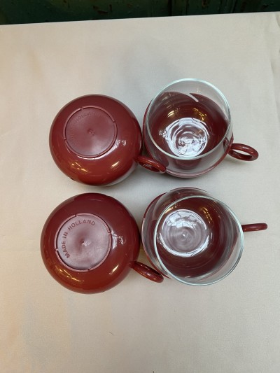 Set Vintage Theeglazen In Kunstof Paarse Houder Afbeelding 3